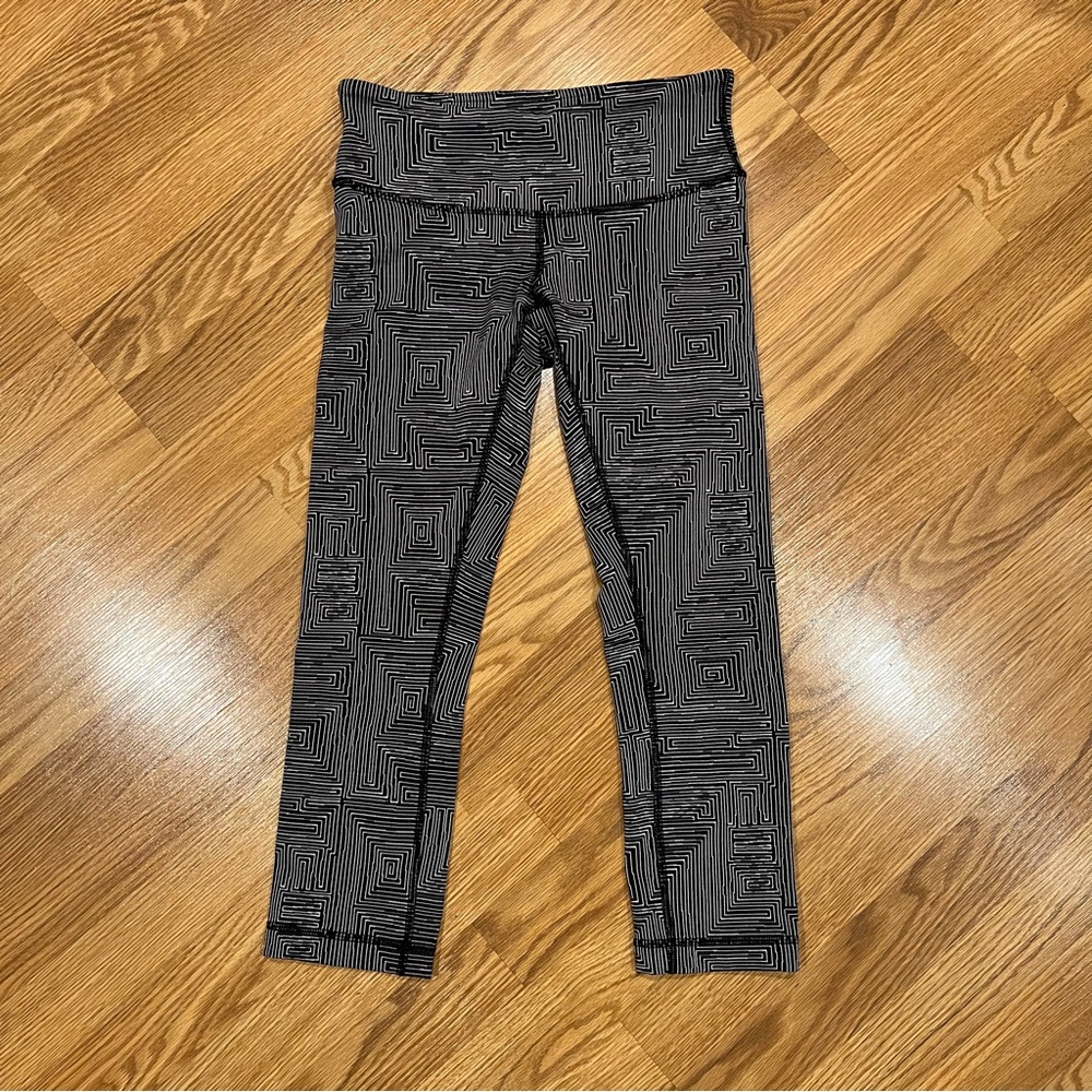 Lululemon‎ Maze Jacquard Wunder under leggings black and white size 4